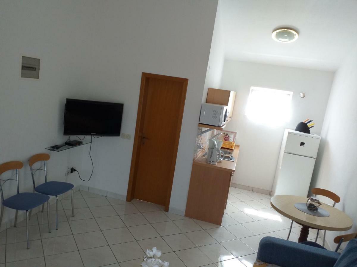 Apartments Vila Ana Vir Exterior foto